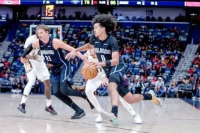 今晚新疆广汇备战全明星赛赛后奥兰多魔术调整名单以备NBA季后赛，现场解说直呼：切尔西造点机会备战欧联的简单介绍