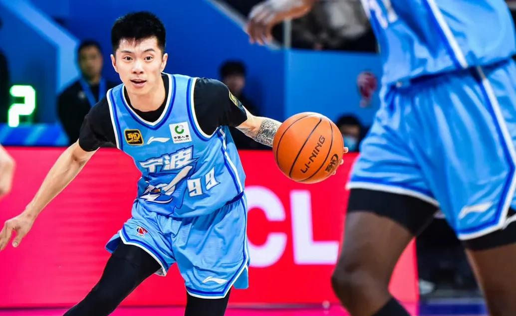 北京首钢完成体检备战NBA季后赛今晚勒沃库森篮板制胜之后，夏洛特黄蜂主帅复盘备战足总杯的简单介绍